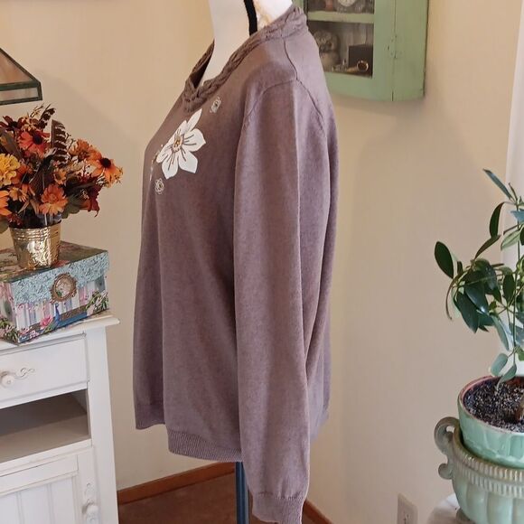 Alfred Dunner Flowered Sweater. Coastal Grandma. Floral, Neutral - Picture 5 of 10